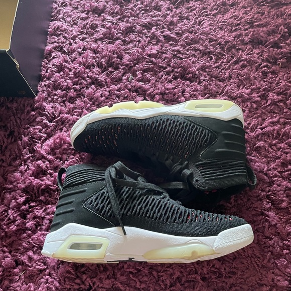 NIB Nike air Jordan’s flyknit 23s youth size 6 women’s size 7.5 black and red - Picture 5 of 15
